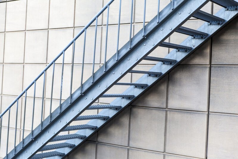 High Quality Carbon Steel Prefabricated Stairs _ Hot Dip Galvanized Industrial Staircases for Outdoor Use Space Saving Prefabricated Spiral Steel Staircase _ Custom Design for Indoor_Outdoor Use _ Easy Installation