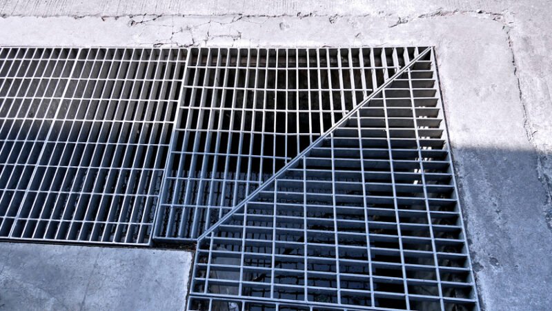 Black Galvanized Steel Grating Industrial Walkway Steel Grating _ Anti-slip Grating _ Factory Walkway _Steel Grating Drain Cover _Oil & Gas Platform Grating