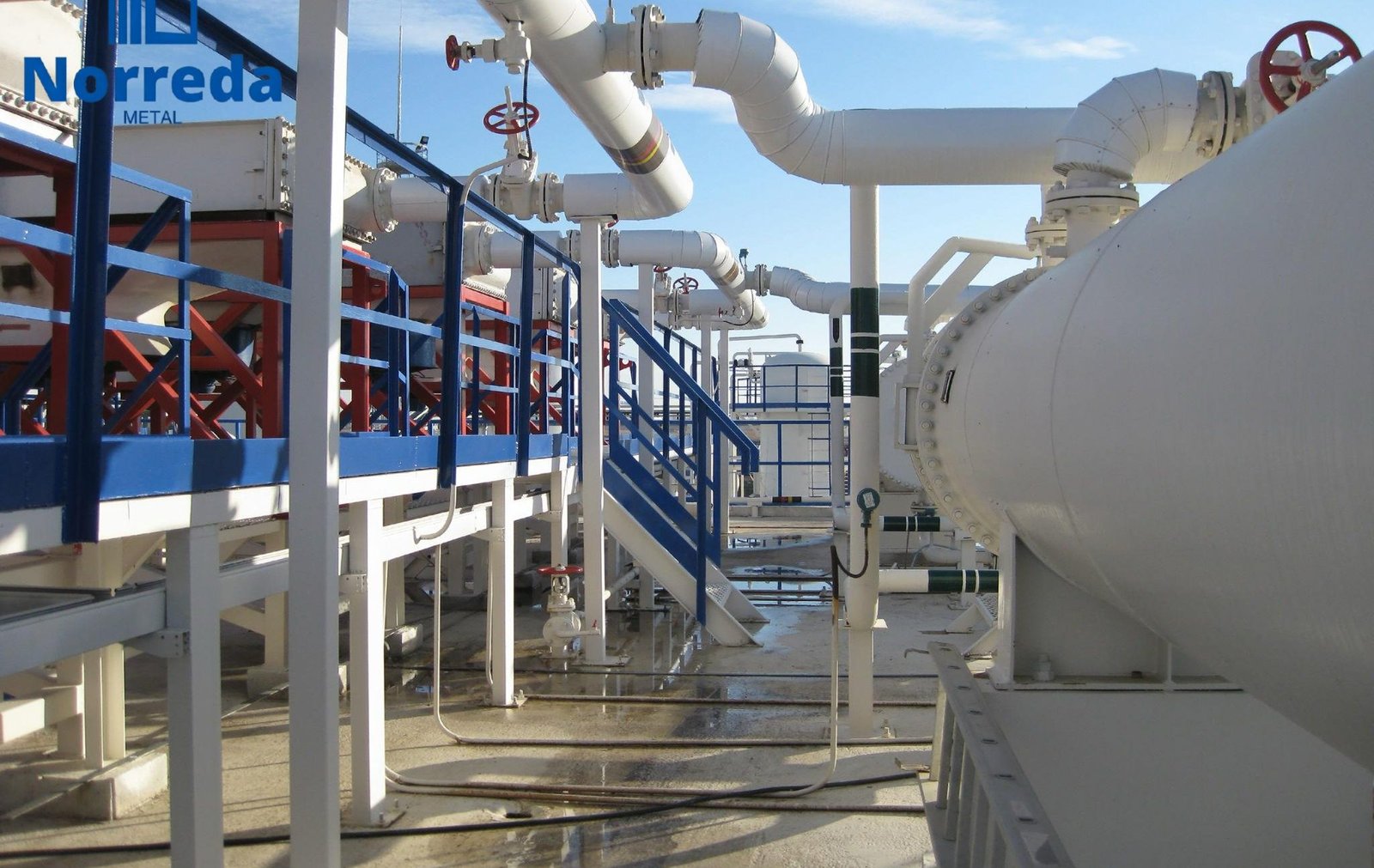 Steel platform used in oil and gas processing facilities4